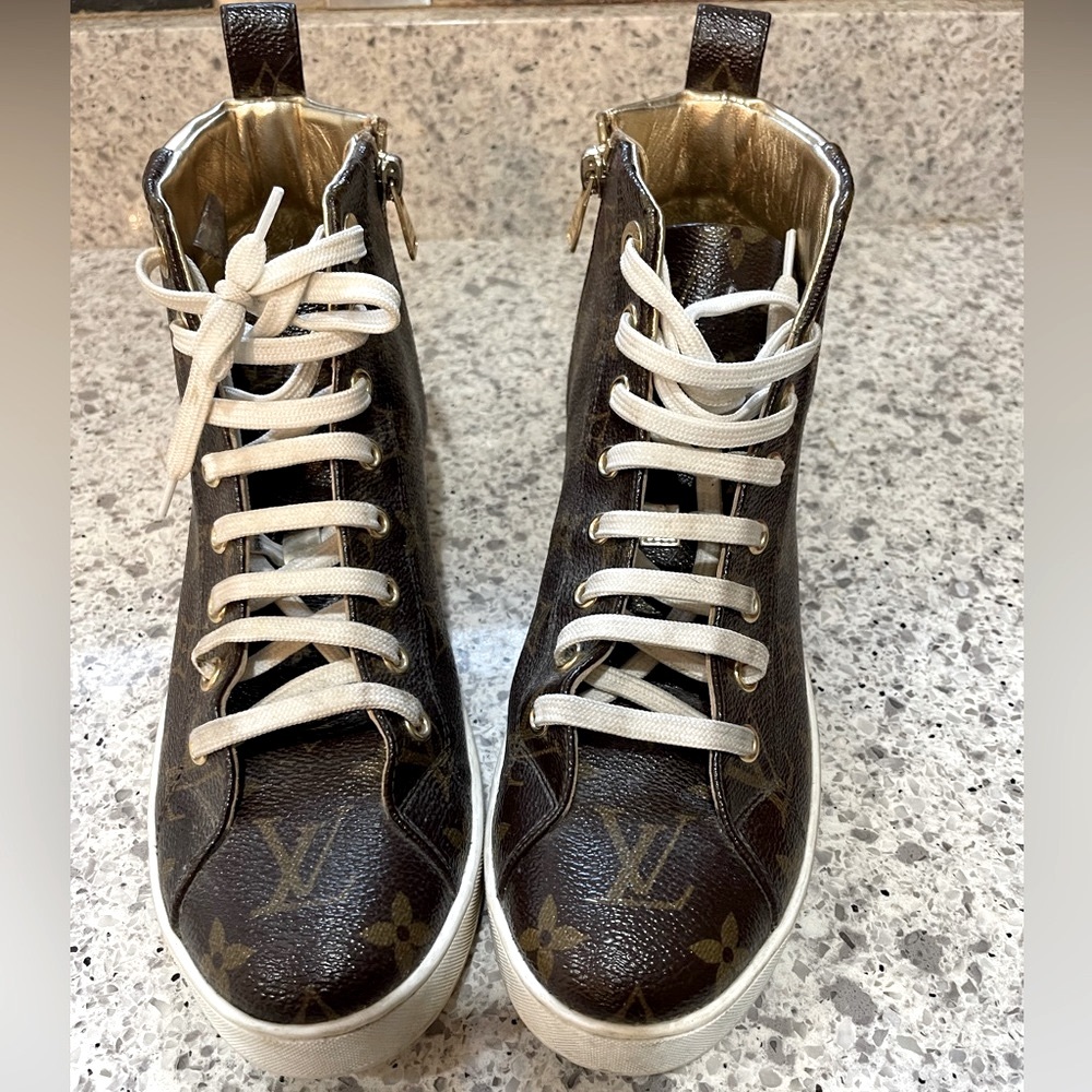 Louis Vuitton  Authentic shoes 👟